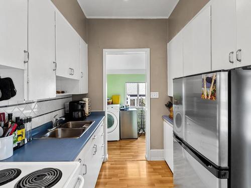 651 Pleasant Street, Kamloops, BC - Indoor Photo Showing Kitchen With Double Sink