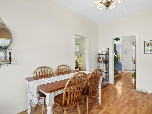 651 Pleasant Street, Kamloops, BC - Indoor Photo Showing Dining Room