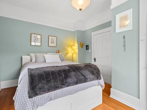 651 Pleasant Street, Kamloops, BC - Indoor Photo Showing Bedroom