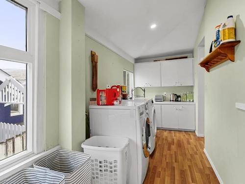 651 Pleasant Street, Kamloops, BC - Indoor Photo Showing Laundry Room