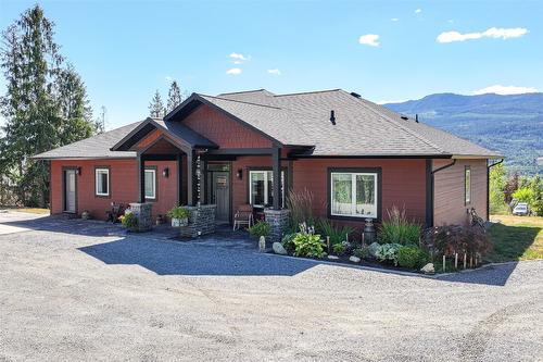 6209 Tatlow Road, Salmon Arm, BC - Outdoor