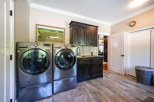 6209 Tatlow Road, Salmon Arm, BC - Indoor Photo Showing Laundry Room