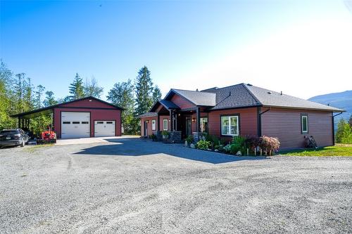 6209 Tatlow Road, Salmon Arm, BC - Outdoor