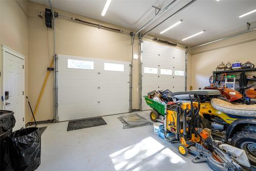 6209 Tatlow Road, Salmon Arm, BC - Indoor Photo Showing Garage