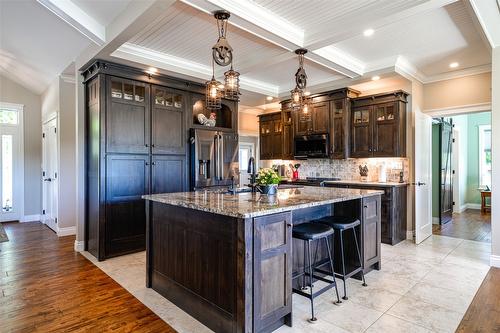 6209 Tatlow Road, Salmon Arm, BC - Indoor Photo Showing Kitchen With Upgraded Kitchen