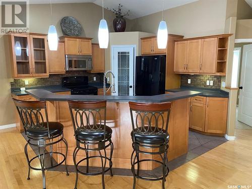 122 Brookshire Crescent, Saskatoon, SK - Indoor Photo Showing Kitchen