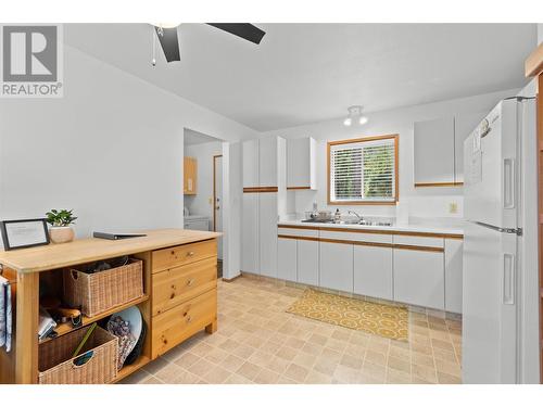 202 97A Highway Unit# 30, Sicamous, BC - Indoor Photo Showing Kitchen With Double Sink