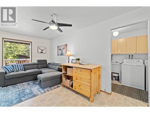 202 97A Highway Unit# 30, Sicamous, BC - Indoor Photo Showing Laundry Room