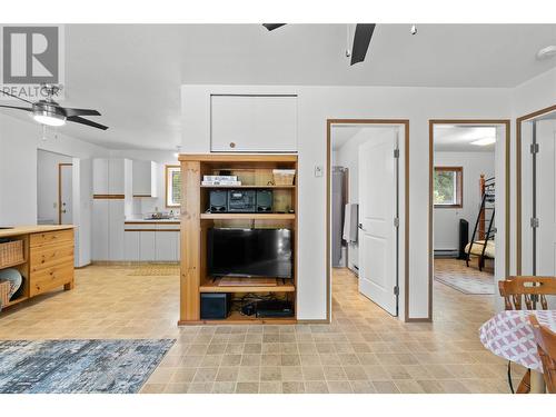 202 97A Highway Unit# 30, Sicamous, BC - Indoor Photo Showing Kitchen