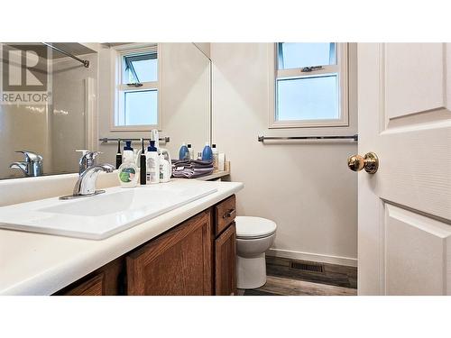 1132 Wintergreen Drive, Kelowna, BC - Indoor Photo Showing Bathroom