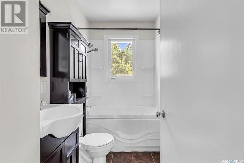 2229 Cumberland Avenue S, Saskatoon, SK - Indoor Photo Showing Bathroom