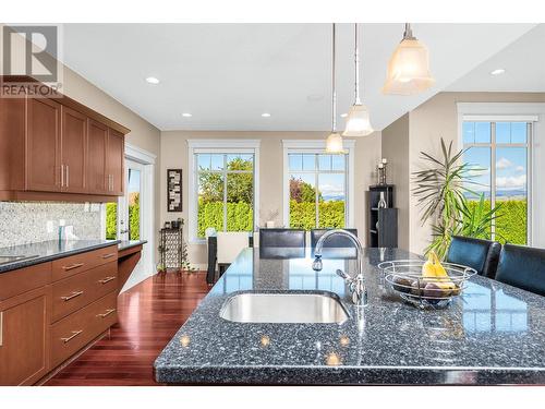 520 Crestview Drive, Coldstream, BC - Indoor Photo Showing Kitchen