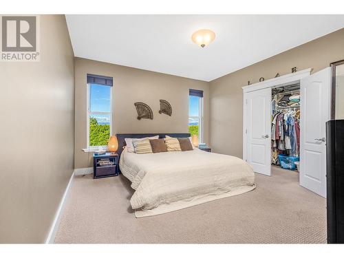 520 Crestview Drive, Coldstream, BC - Indoor Photo Showing Bedroom