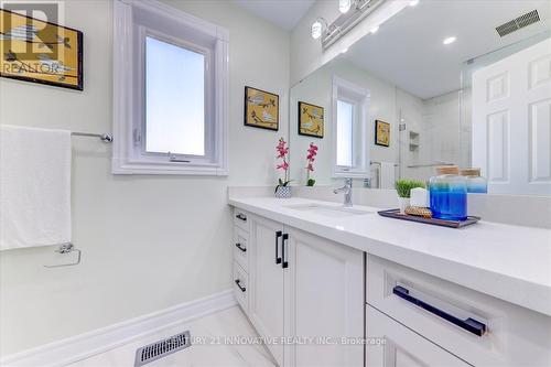 15 Bottrell Street N, Clarington, ON - Indoor Photo Showing Bathroom