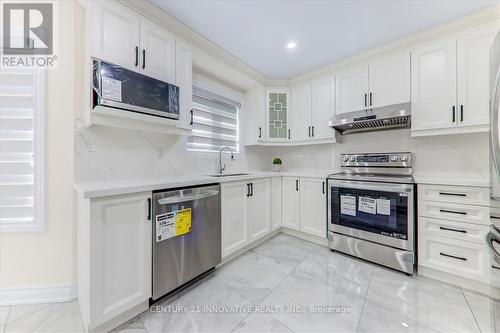 15 Bottrell Street N, Clarington (Bowmanville), ON - Indoor Photo Showing Kitchen