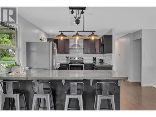 1301 Ponderosa Road, West Kelowna, BC - Indoor Photo Showing Kitchen With Upgraded Kitchen