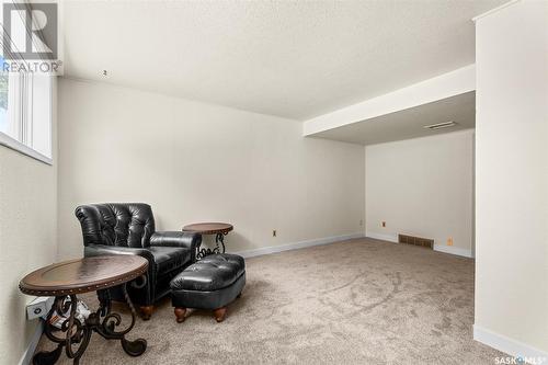 1239 Hochelaga Street W, Moose Jaw, SK - Indoor Photo Showing Other Room