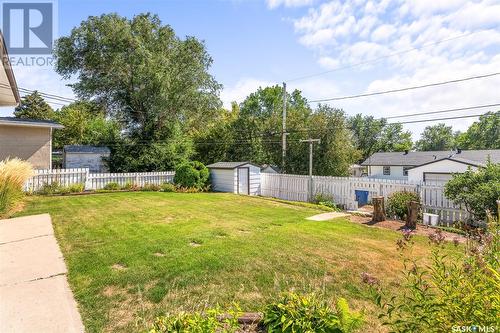 1239 Hochelaga Street W, Moose Jaw, SK - Outdoor