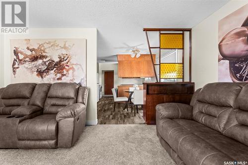 1239 Hochelaga Street W, Moose Jaw, SK - Indoor Photo Showing Living Room