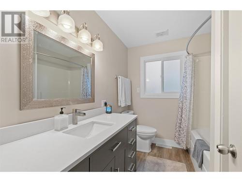 3051 Ourtoland Road, West Kelowna, BC - Indoor Photo Showing Bathroom