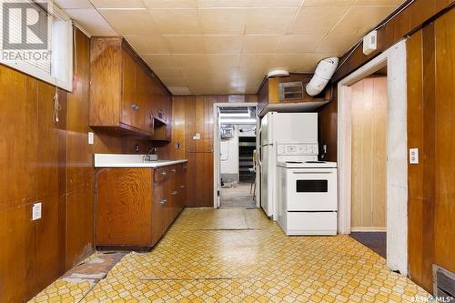 2444 Elliott Street, Regina, SK - Indoor Photo Showing Kitchen