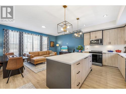 4025 Gellatly Road S Unit# 123, West Kelowna, BC - Indoor Photo Showing Kitchen