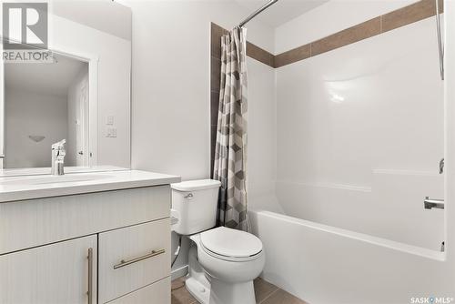 5004 Primrose Green Drive E, Regina, SK - Indoor Photo Showing Bathroom