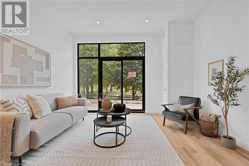 525 New Dundee Road Unit# 105, Kitchener, ON - Indoor Photo Showing Living Room