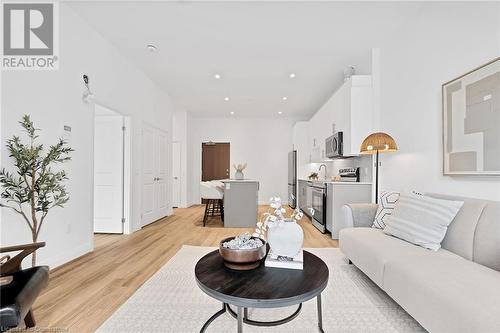 525 New Dundee Road Unit# 105, Kitchener, ON - Indoor Photo Showing Living Room