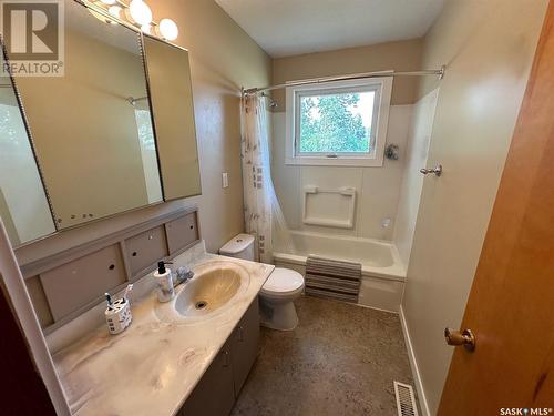 323 Government Road, Stoughton, SK - Indoor Photo Showing Bathroom