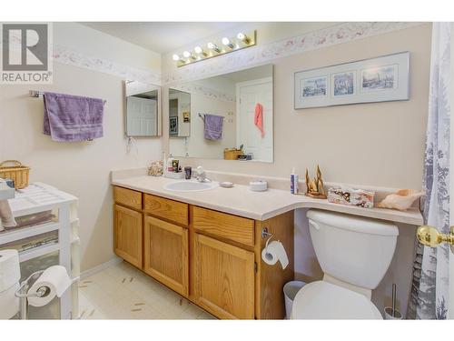 250 5 Street Se Unit# 302, Salmon Arm, BC - Indoor Photo Showing Bathroom