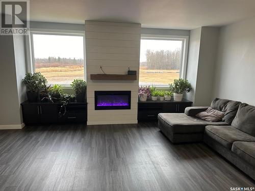 701 Bay Street, Hudson Bay, SK - Indoor Photo Showing Living Room