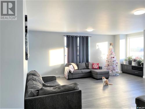 701 Bay Street, Hudson Bay, SK - Indoor Photo Showing Living Room