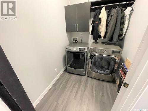 701 Bay Street, Hudson Bay, SK - Indoor Photo Showing Laundry Room