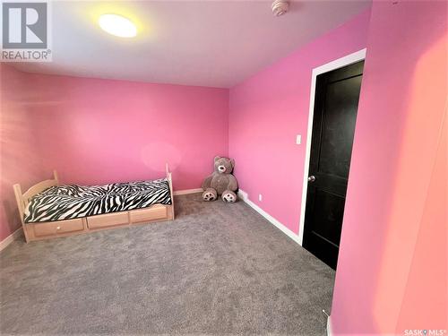 701 Bay Street, Hudson Bay, SK - Indoor Photo Showing Bedroom