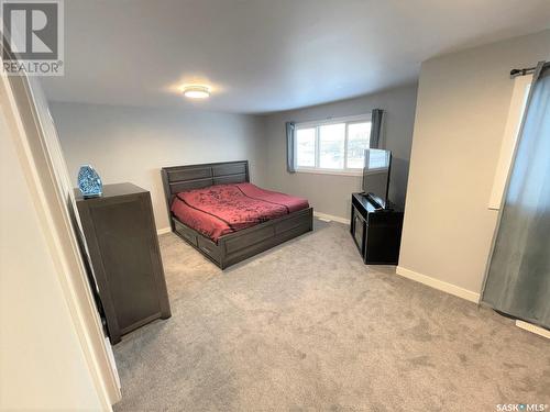 701 Bay Street, Hudson Bay, SK - Indoor Photo Showing Bedroom