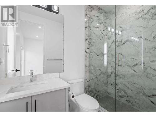 1720 Treffry Place, Summerland, BC - Indoor Photo Showing Bathroom