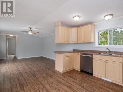 406-989 Range Road, Whitehorse, YT - Indoor Photo Showing Kitchen With Double Sink