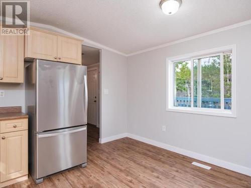 406-989 Range Road, Whitehorse, YT - Indoor Photo Showing Kitchen