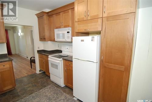 335 P Avenue S, Saskatoon, SK - Indoor Photo Showing Kitchen