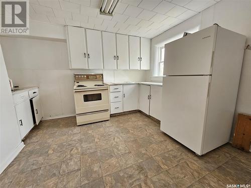 278 7Th Avenue Nw, Swift Current, SK - Indoor Photo Showing Kitchen