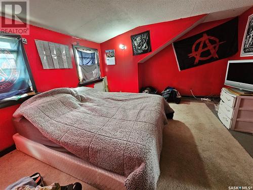 278 7Th Avenue Nw, Swift Current, SK - Indoor Photo Showing Bedroom