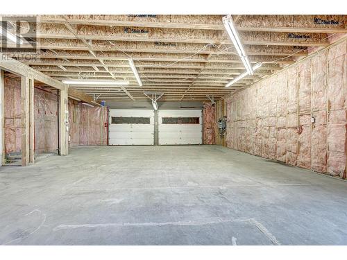 2063 Carmi Road, Penticton, BC - Indoor Photo Showing Garage