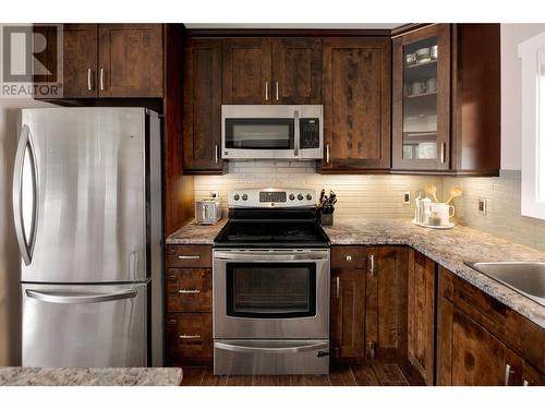 330 Holbrook Road W, Kelowna, BC - Indoor Photo Showing Kitchen With Stainless Steel Kitchen With Upgraded Kitchen