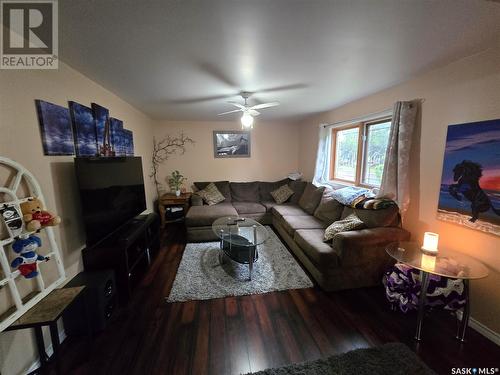 707 1St Street, Kipling, SK - Indoor Photo Showing Living Room