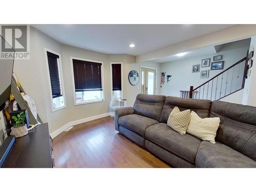 8414 88 Street, Fort St. John, BC - Indoor Photo Showing Living Room