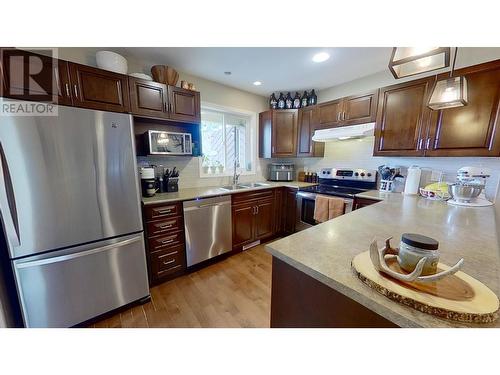 8414 88 Street, Fort St. John, BC - Indoor Photo Showing Kitchen With Double Sink