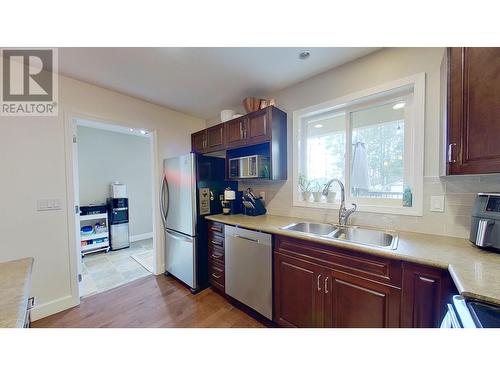 8414 88 Street, Fort St. John, BC - Indoor Photo Showing Kitchen