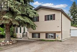 250 Stillwater DRIVE  Saskatoon, SK S7J 4K3