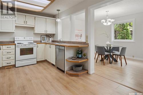 250 Stillwater Drive, Saskatoon, SK - Indoor Photo Showing Kitchen